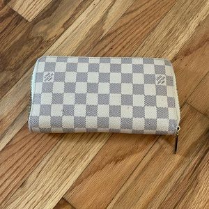 Louis Vuitton Damier Azur Zippy Wallet